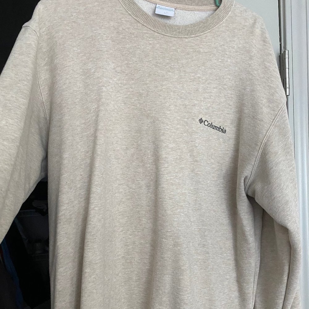 Columbia swearshirt